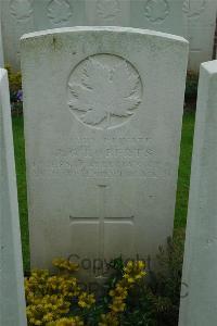 Canada Cemetery Tilloy Les Cambrai - Roberts, J G